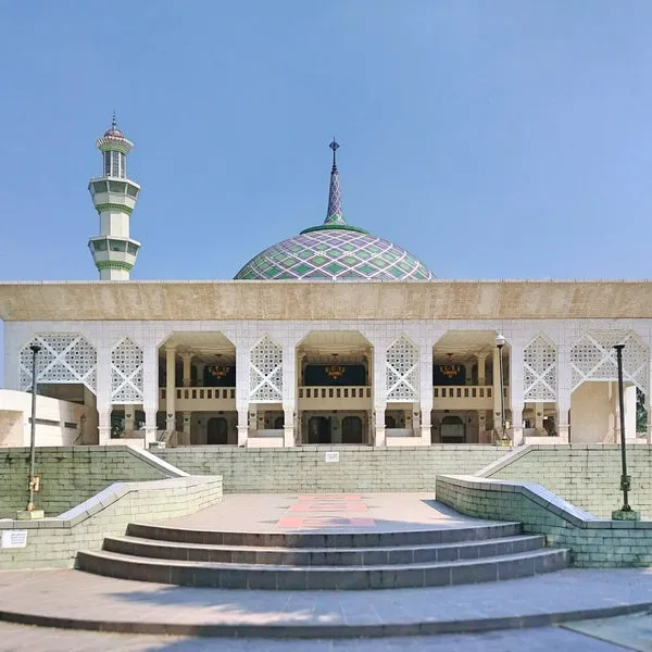Masjid Maqomul Huda: Pusat Berkah di Jantung Cilacap